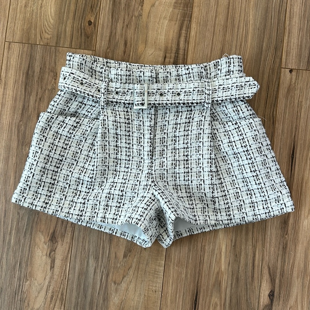 Forever21 Plaid white and black shorts.  With belt. Size Small